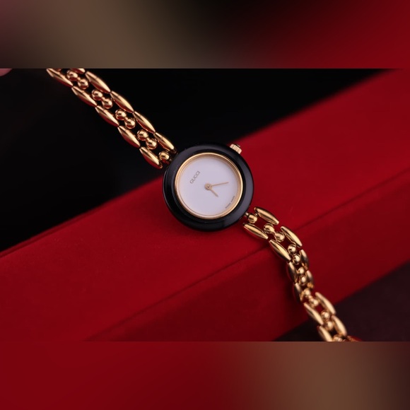Vintage 1990s Gucci Interchangable Bezel 11/12.2 Women Watch
Rice Link Bracelet - Picture 8 of 16